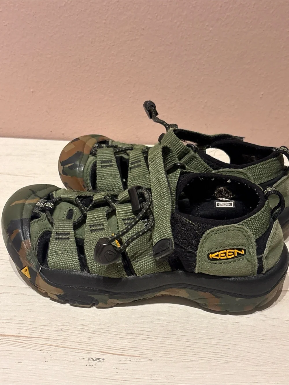 Keen Boys Newport H2 Sport Sandals Green Black Camo Youth Sz 13